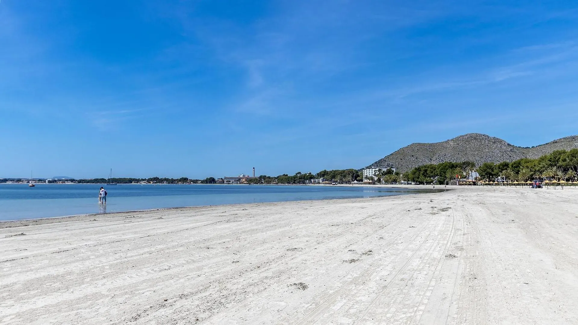 1St Line Apartment Alcudia Beach ポルト・ダルクディア