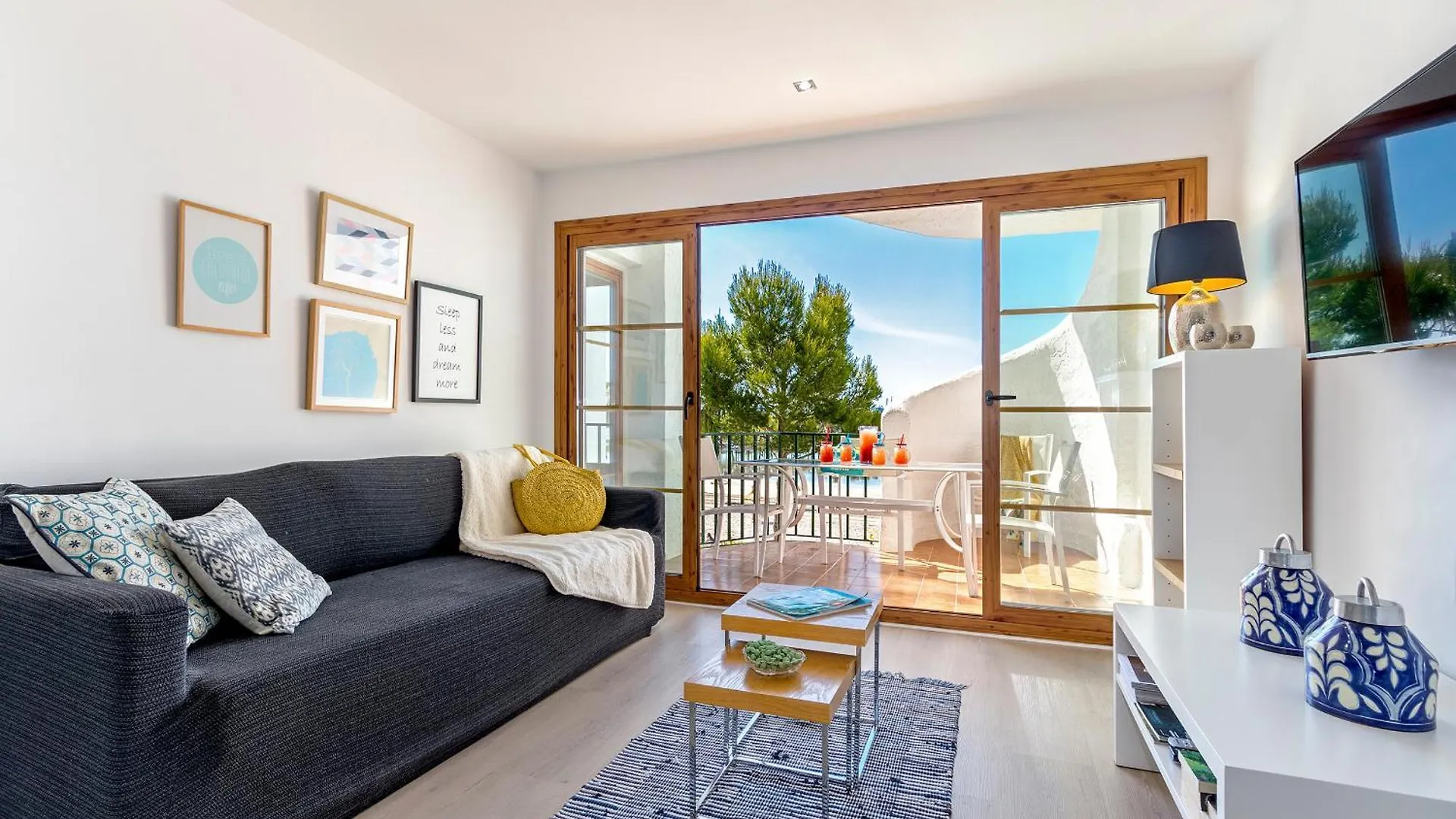 1St Line Apartment Alcudia Beach ポルト・ダルクディア